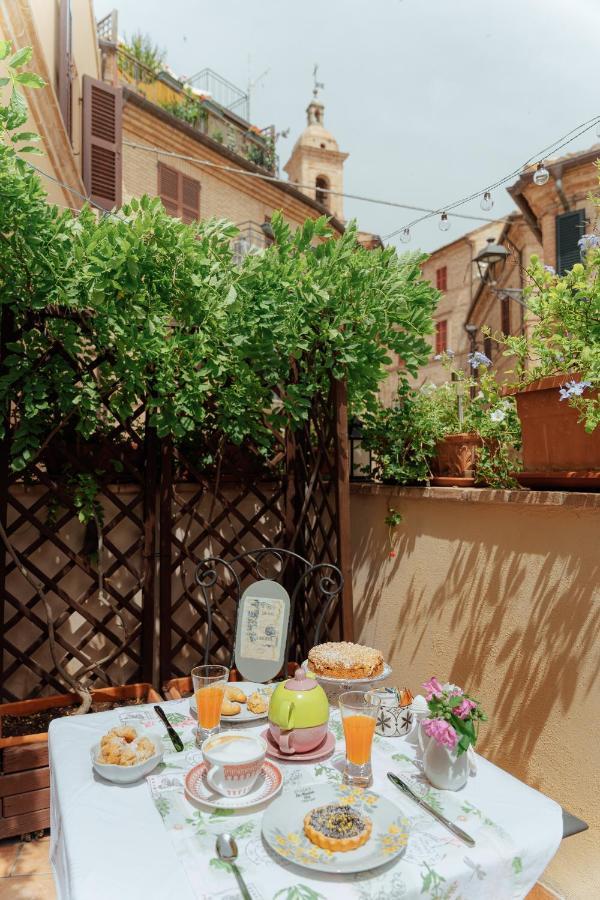 B&B La Finestra Sul Campanile Montecosaro  Exterior foto